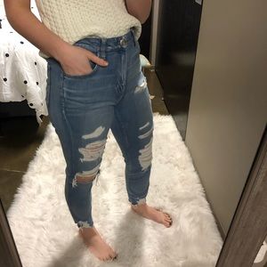 American Eagle Distressed High Rise Jegging